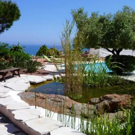 De 4 Chambres Avec Vue Sur La Mer Piscine Privee Et Jardin Clos A Saint Raphael A 2 Km De La Plage Villa *